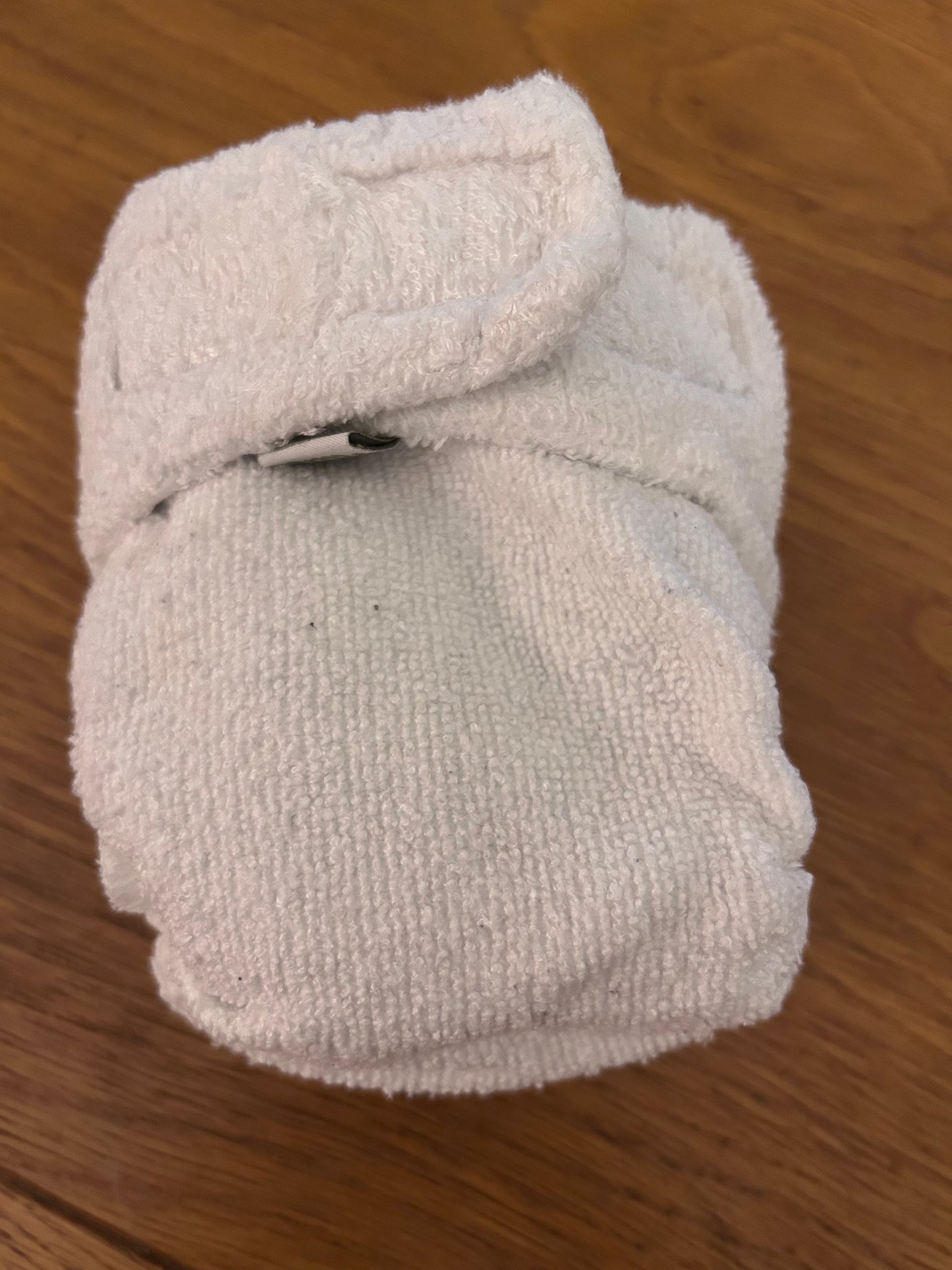 Little Lamb bamboo size one / newborn fitted nappy (090)