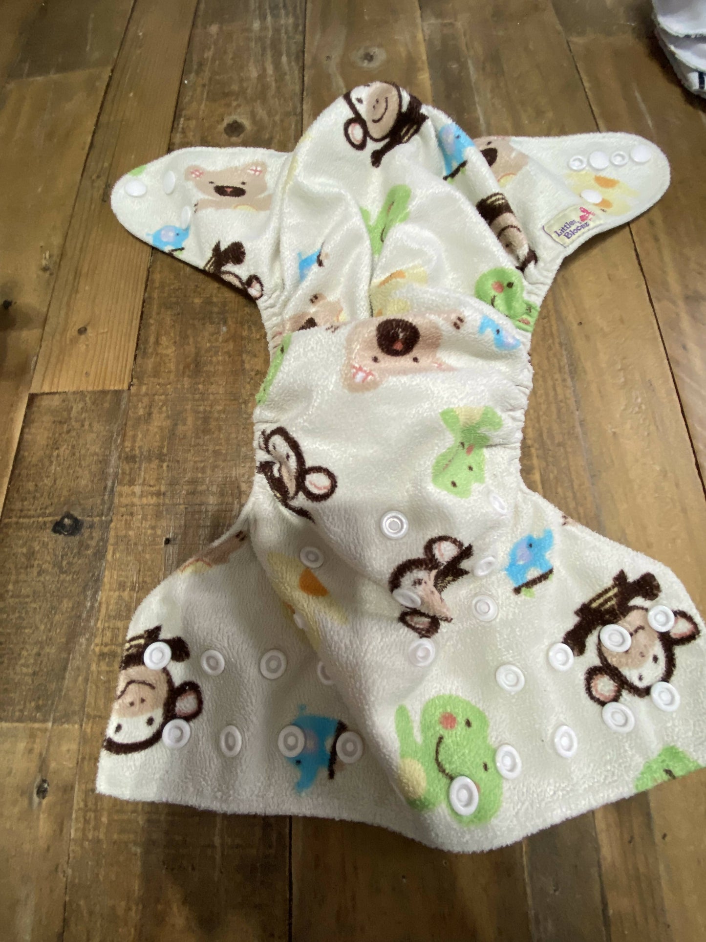 Little blooms pocket nappy no inserts